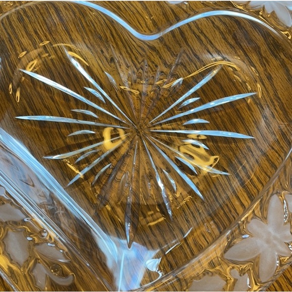 Mikasa 13 inch crystal heart dish - Picture 2 of 8